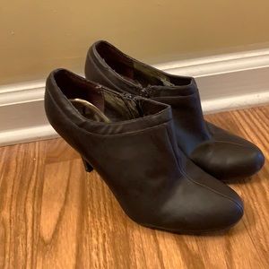 Merona Size 9 Brown Booties
